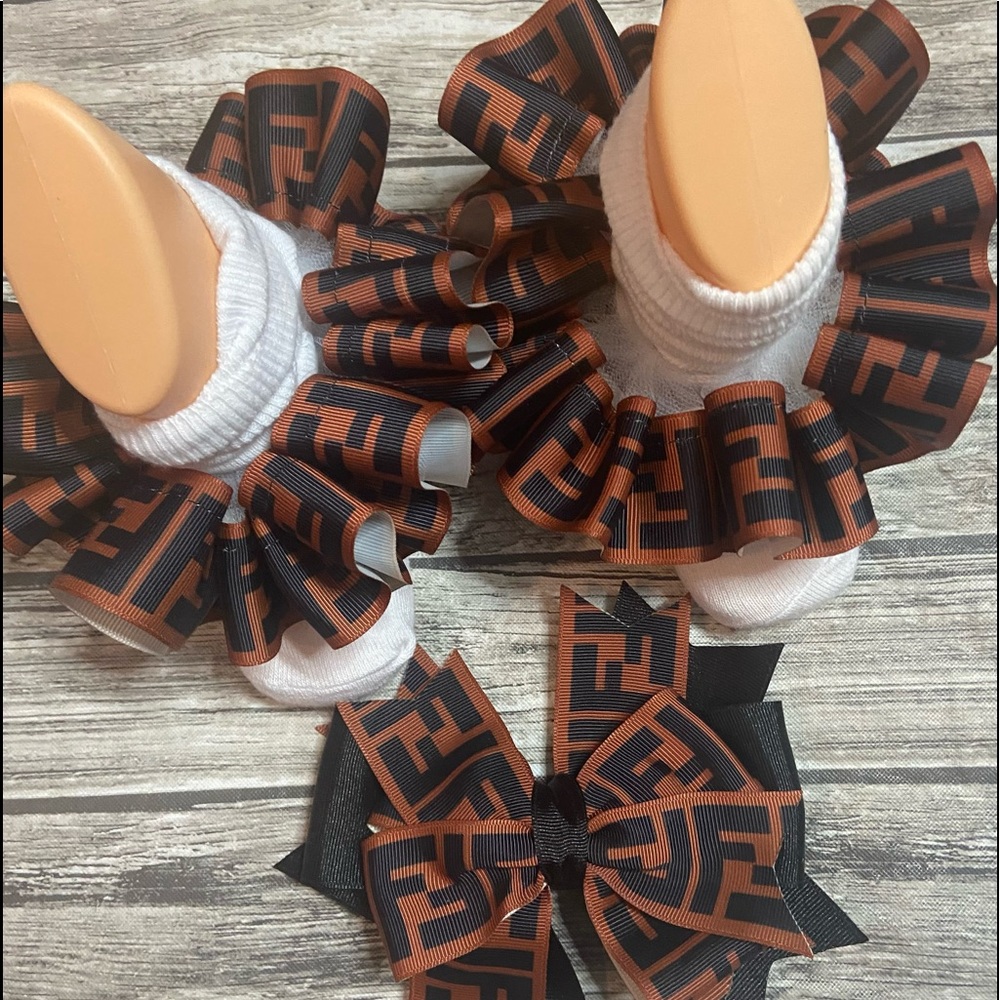 Ruffle anklets